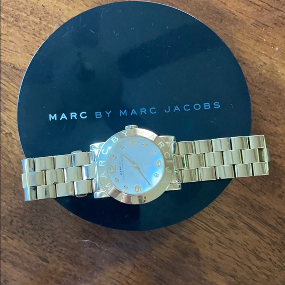 Gold Marc Jacobs watch - Picture 3 of 3